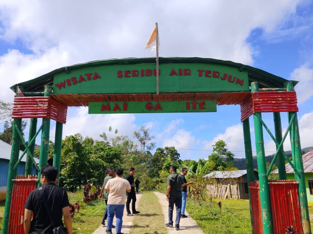 Desa Seribu Air Terjun Wae Lolos