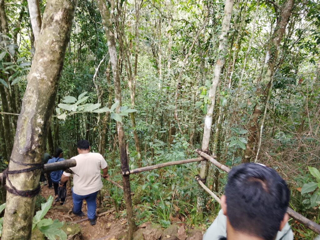 Medang Cukum Menantang Menuju Cunca Rii