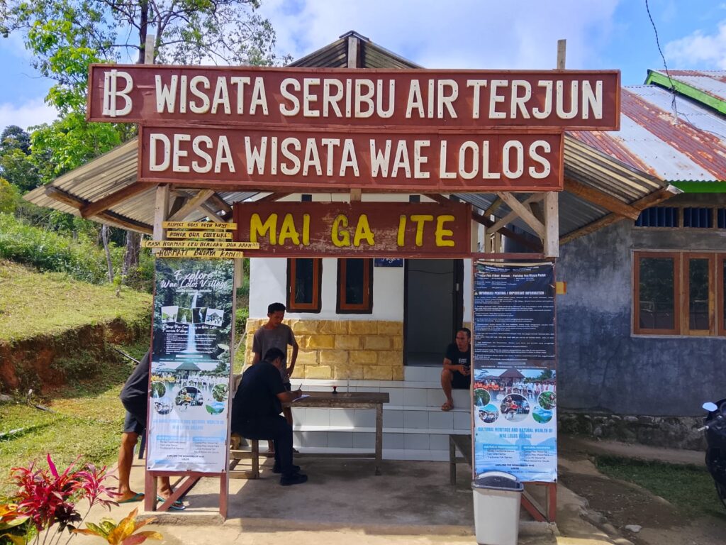 Pos Desa Wae Lolos
