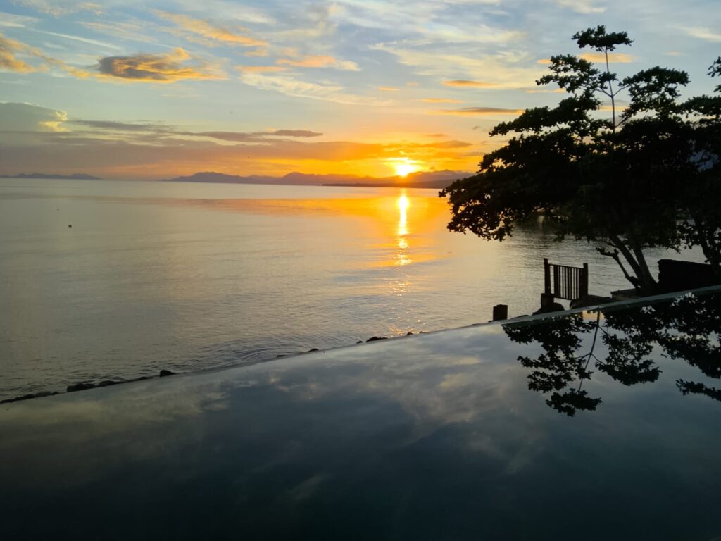 Golden Sunrise Di Maumere