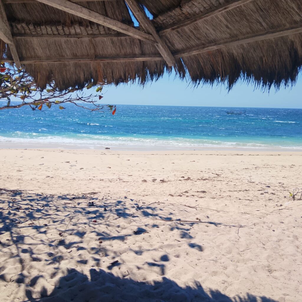 Gazebo Di Pantai Kita