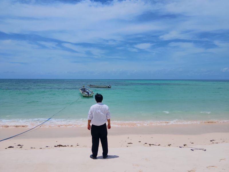 Aku dan Pantai Otan Pulau Semau Nusa Tenggara Timur